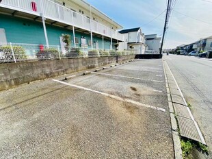 四街道駅 バス5分  ひかりが丘下車：停歩3分 1階の物件外観写真